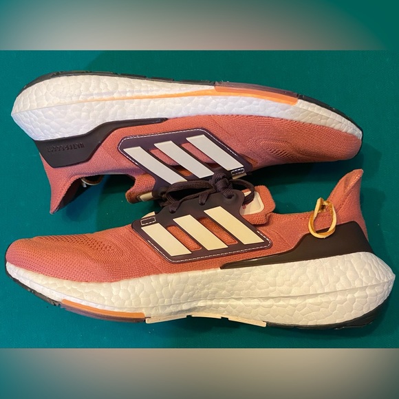 New ! Size 9.5 - adidas UltraBoost 22 Wonder Red Bliss Orange WOMENS NWOB $189 - Picture 2 of 7